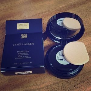 Estee lauder double wear liquid compact